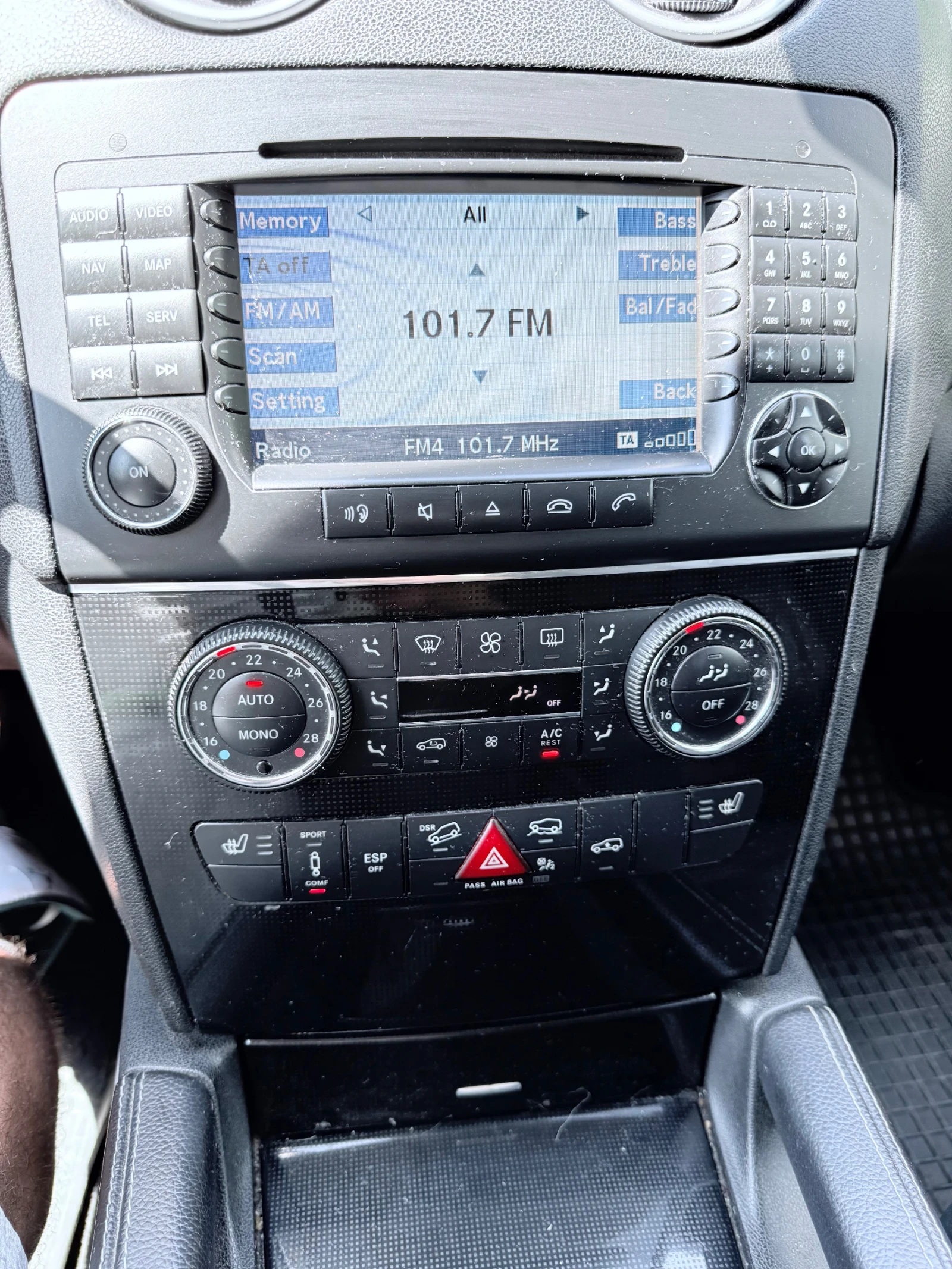 Mercedes-Benz ML 320, снимка 15 - Автомобили и джипове - 54621078