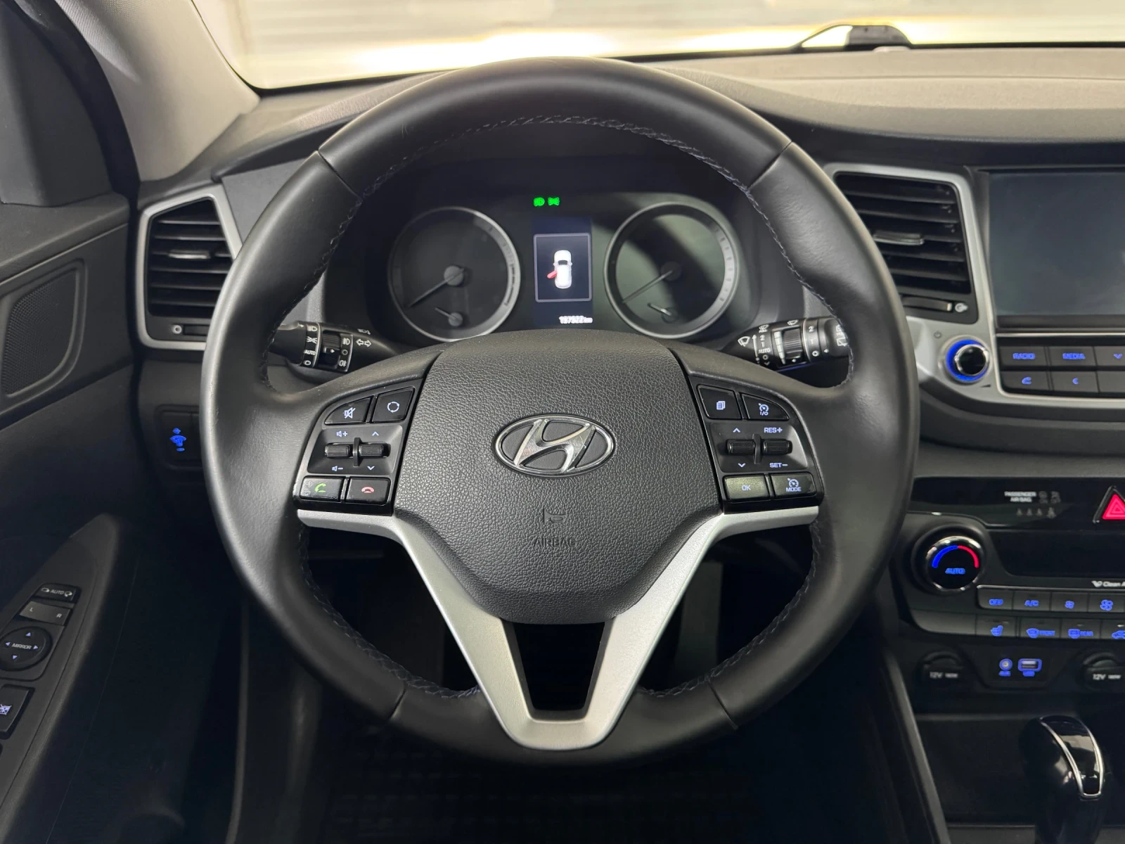 Hyundai Tucson 1.7 CRDI 7SPEED DCT - SOUND EDITION, снимка 10 - Автомобили и джипове - 54655777