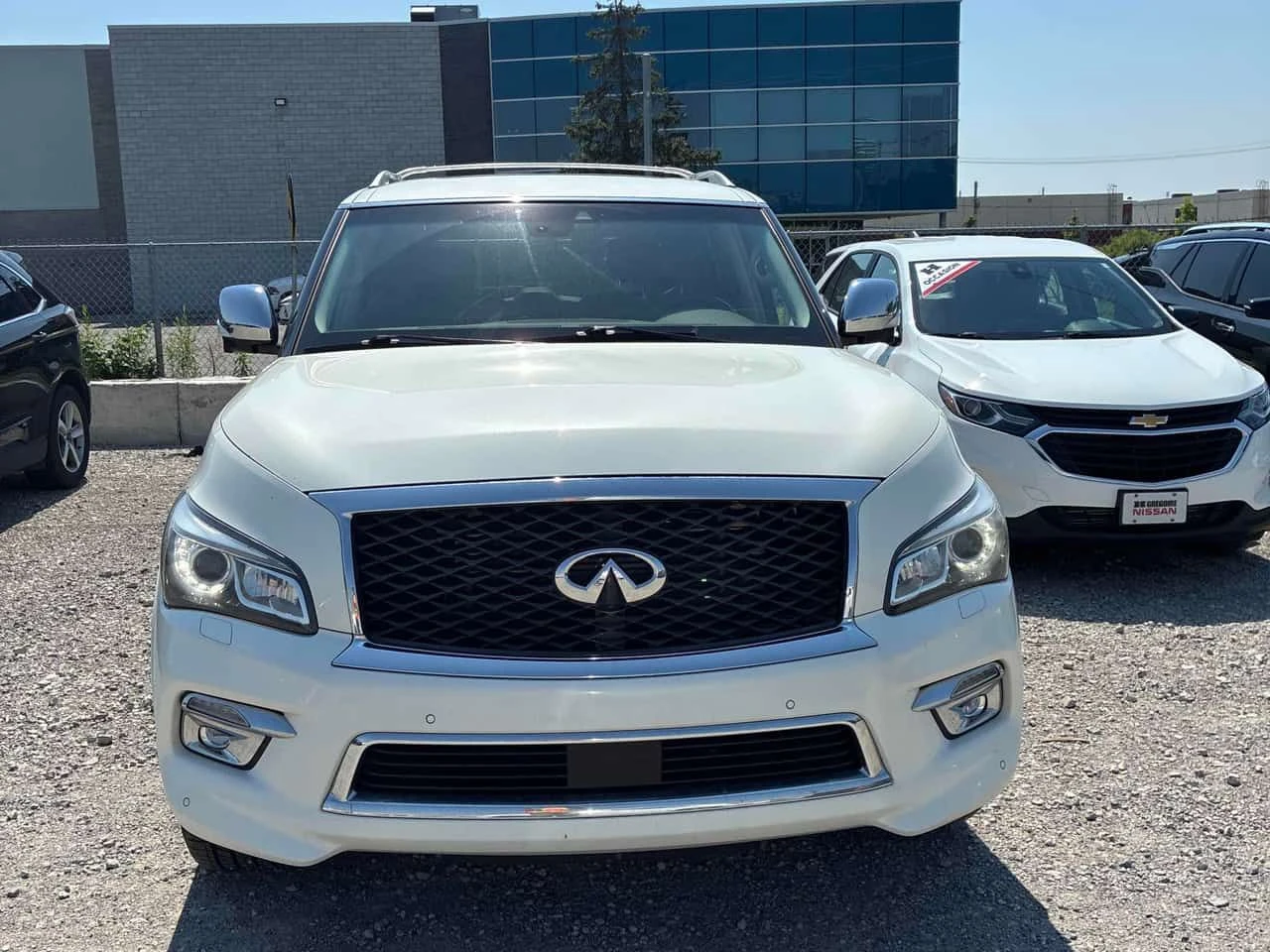Infiniti QX80 ОБДУХВАНЕ| 360САМ| ПАНОРАМА| 8 МЕСТЕН| CARFAX, снимка 2 - Автомобили и джипове - 55278290