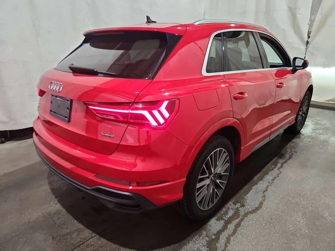 Audi Q3 * PROGRESSIV * CARFAX * S LINE * ПАНОРАМА * , снимка 3 - Автомобили и джипове - 55514690