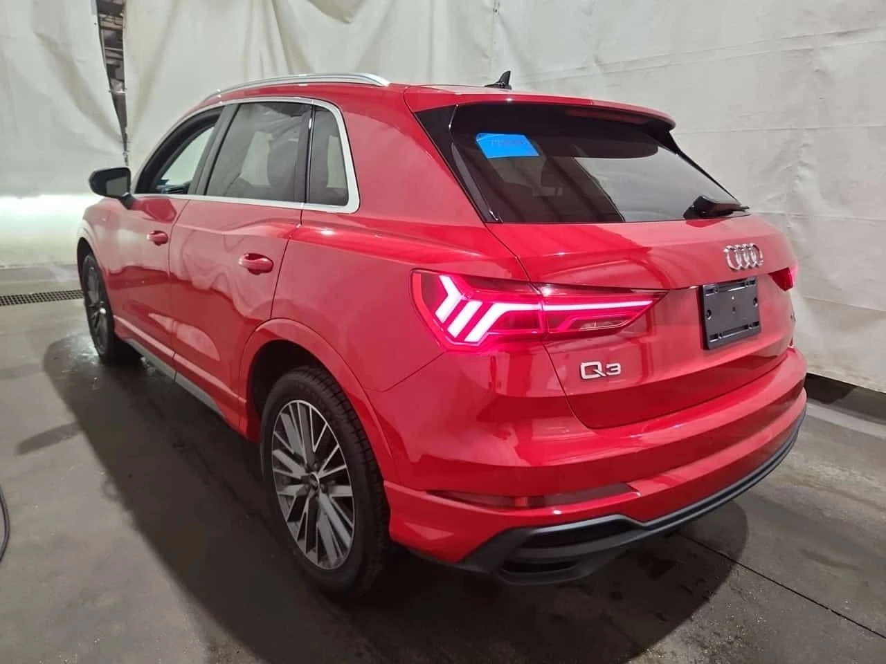 Audi Q3 * PROGRESSIV * CARFAX * S LINE * ПАНОРАМА * , снимка 4 - Автомобили и джипове - 55514690