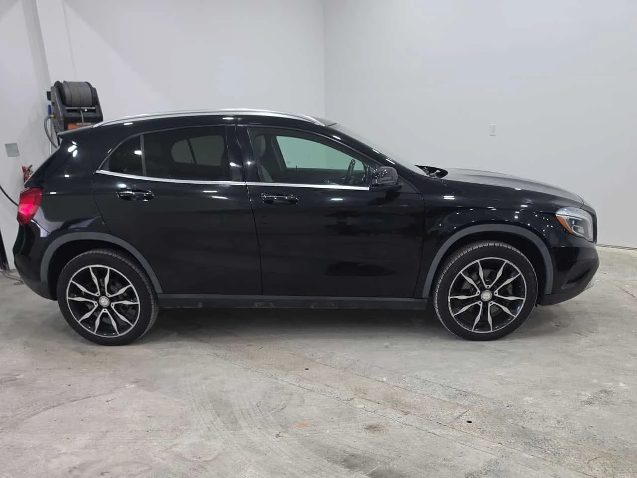 Mercedes-Benz GLA * 250 * АВТОКРЕДИТ * ГЛАВНО ПРЕДСТАВИТЕЛСТВО, снимка 4 - Автомобили и джипове - 55523321