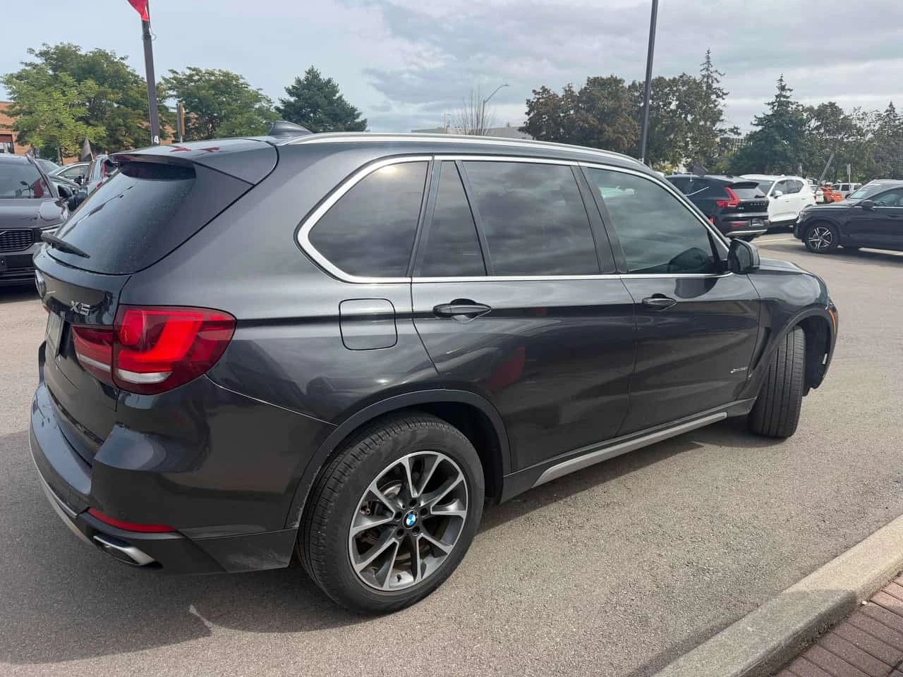 BMW X5 / БEЗ ЗАБЕЛЕЖКА / ОТ ПРЕДСТАВИТЕЛСТВО / 360 , снимка 3 - Автомобили и джипове - 56172549