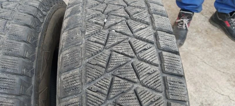 Гуми Зимни 255/70R16, снимка 3 - Гуми и джанти - 31251461