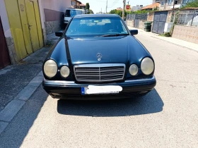     Mercedes-Benz E 220 
