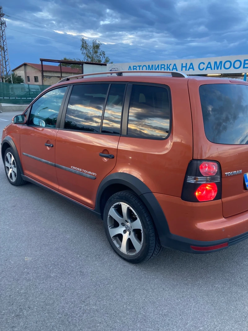 VW Touran 1.9TDI 105кс CROSS  6 скорости, снимка 6 - Автомобили и джипове - 47465943