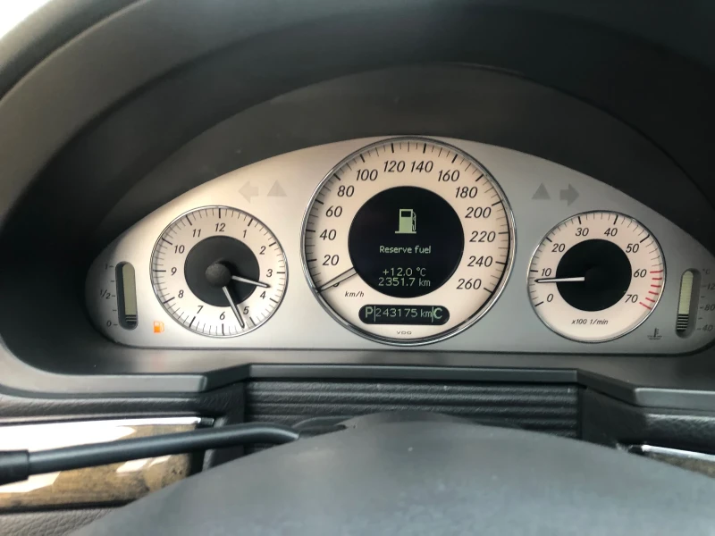 Mercedes-Benz E 320 3.2 224 к.с. FULL., снимка 10 - Автомобили и джипове - 48593444