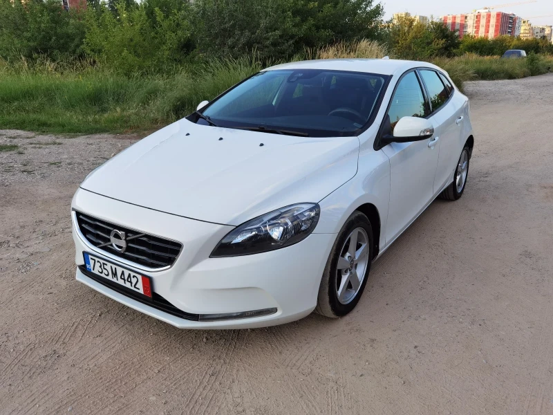 Volvo V40 D2 1.6 R-design, снимка 2 - Автомобили и джипове - 52326297