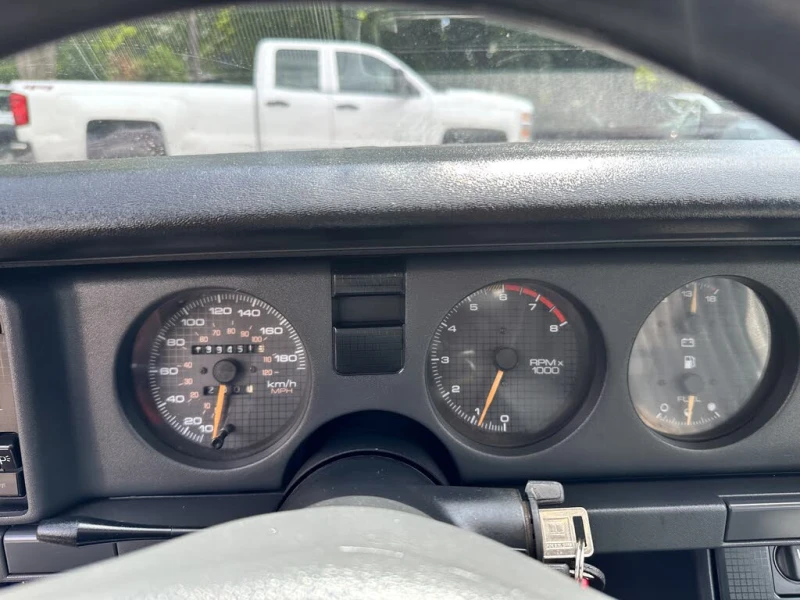 Pontiac Firebird * АВТО КРЕДИТ* ЦЕНА ДО БГ * СЕРВИЗНА ИСТОРИЯ * , снимка 6 - Автомобили и джипове - 52630260