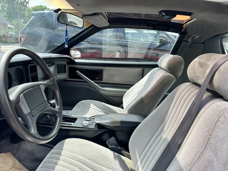 Pontiac Firebird * АВТО КРЕДИТ* ЦЕНА ДО БГ * СЕРВИЗНА ИСТОРИЯ * , снимка 5 - Автомобили и джипове - 52630260