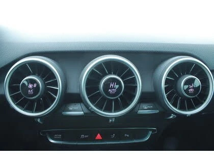 Audi Tt S* 2.0T* AвтоКредит * (ЦЕНА ДО БГ), снимка 17 - Автомобили и джипове - 54004055