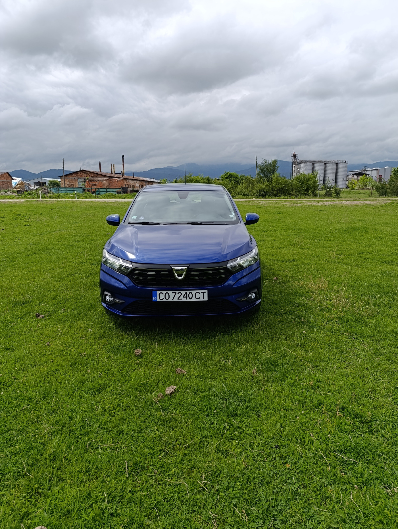Dacia Sandero 1.0  - изображение 1