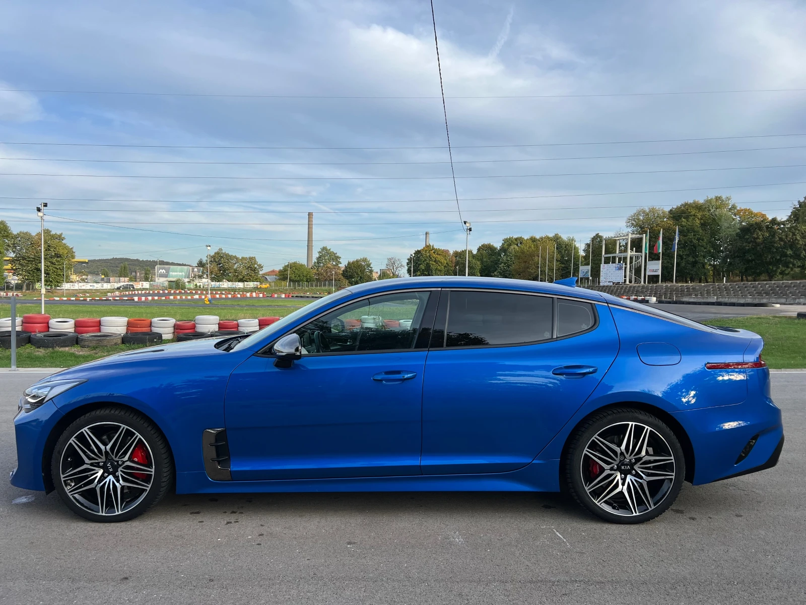 Kia Stinger 3.3* Napa* Прожекция* Harman/Kardon* 360 - изображение 2