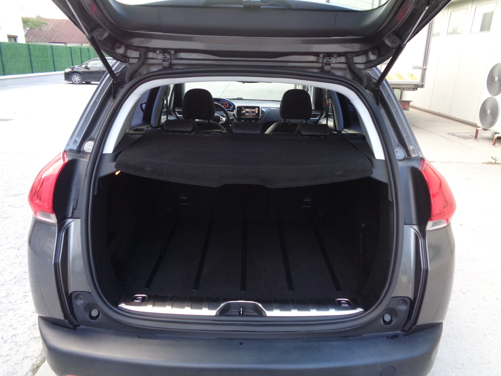 Peugeot 2008 1.6HDI-92-AVTOMAT-LIZING - изображение 8