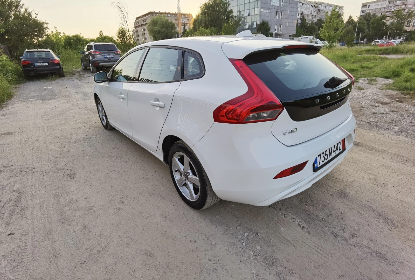 Volvo V40 D2 1.6 R-design - изображение 4