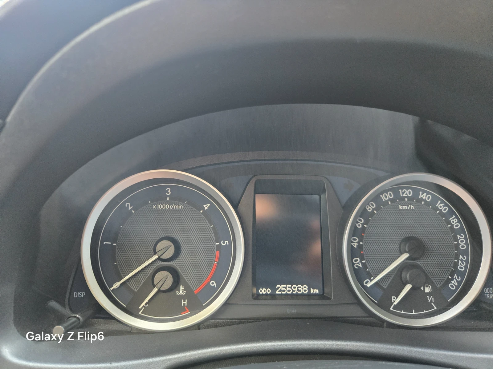 Toyota Auris 2.0 D-4D - изображение 6
