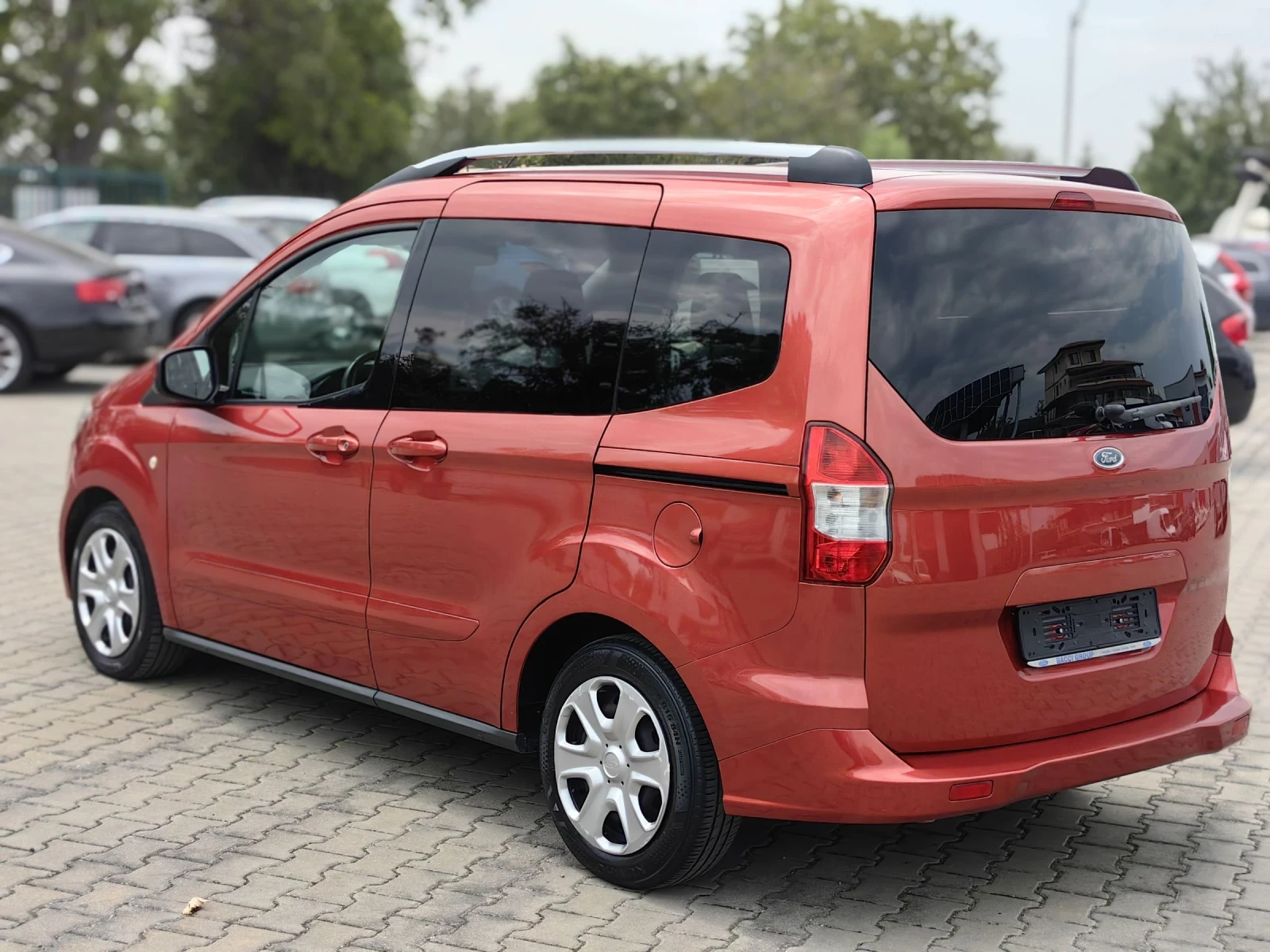 Ford Tourneo Connect 06.2016г 160000км Бензин  - изображение 4