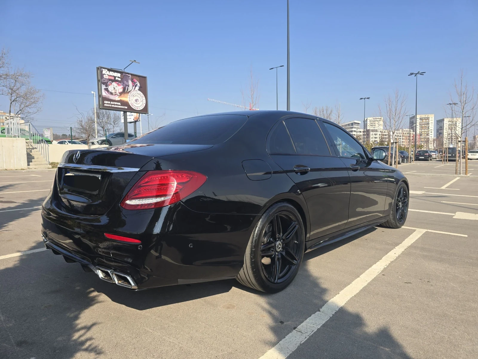 Mercedes-Benz E 220 AMG, снимка 2 - Автомобили и джипове - 53739311