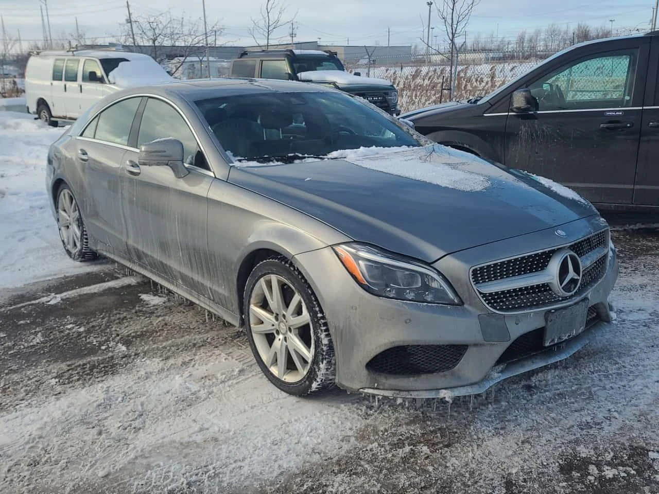 Mercedes-Benz CLS 400 / CARFAX / DISTRONIC / 360 / HARMON KARDON , снимка 2 - Автомобили и джипове - 53937161