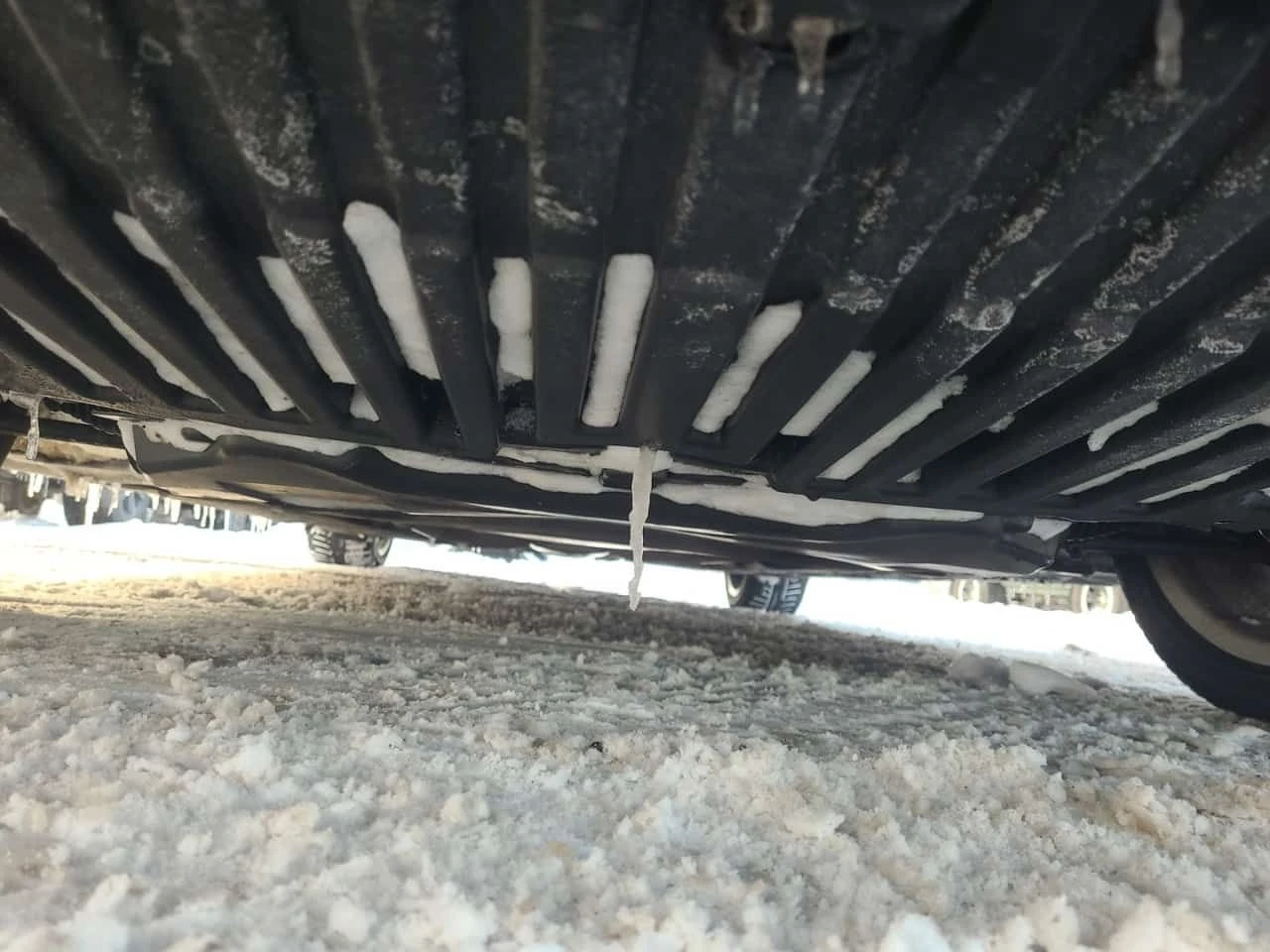 Mercedes-Benz CLS 400 / CARFAX / DISTRONIC / 360 / HARMON KARDON , снимка 17 - Автомобили и джипове - 53937161