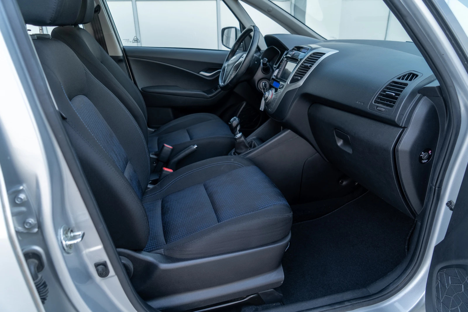 Hyundai Ix20 88 500 РЕАЛНИ КИЛОМЕТРА КЛИМАТРОНИК НАВИГАЦИЯ, снимка 11 - Автомобили и джипове - 53945531