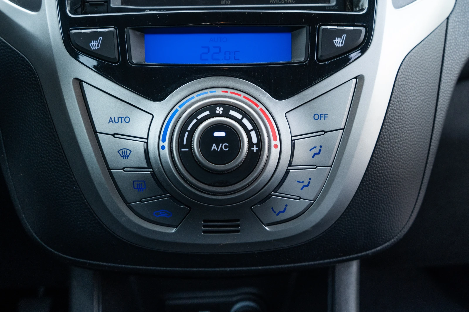 Hyundai Ix20 88 500 РЕАЛНИ КИЛОМЕТРА КЛИМАТРОНИК НАВИГАЦИЯ, снимка 15 - Автомобили и джипове - 53945531