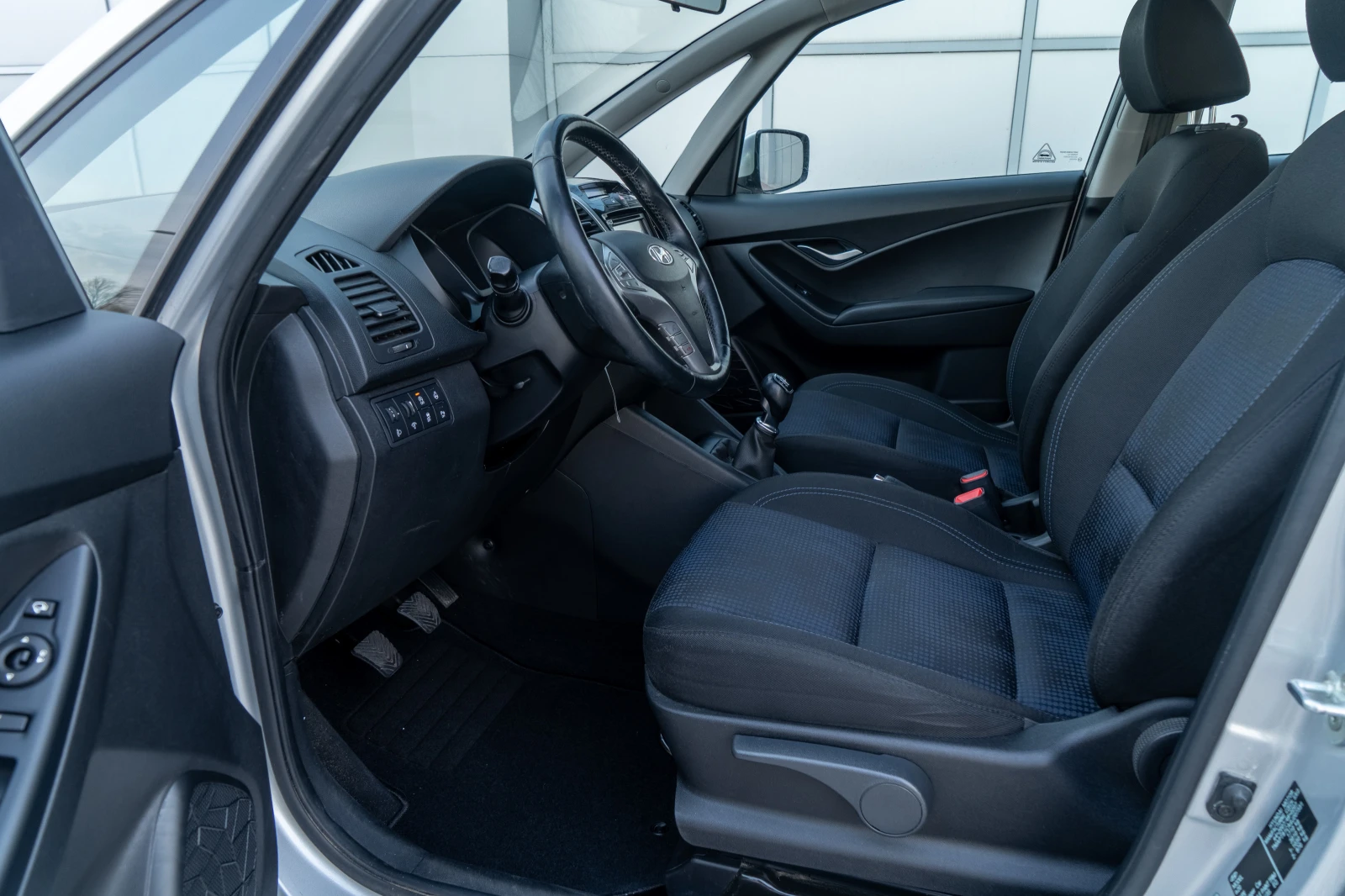 Hyundai Ix20 88 500 РЕАЛНИ КИЛОМЕТРА КЛИМАТРОНИК НАВИГАЦИЯ, снимка 9 - Автомобили и джипове - 53945531