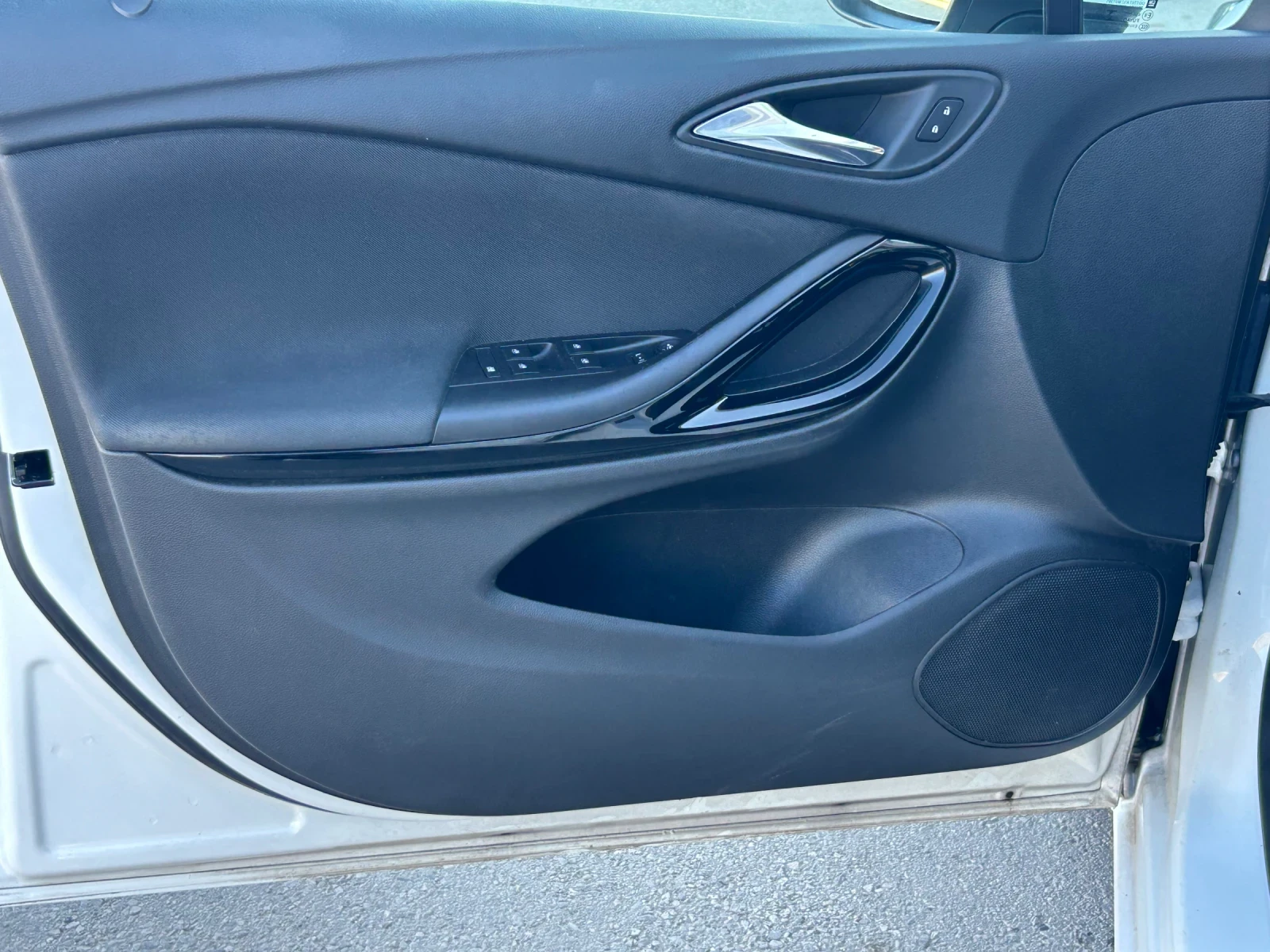 Opel Astra 1.6CDTI/KAMERA/DISTRONIK/KEYLESS GO/NAVI/FULL LED, снимка 16 - Автомобили и джипове - 54106584