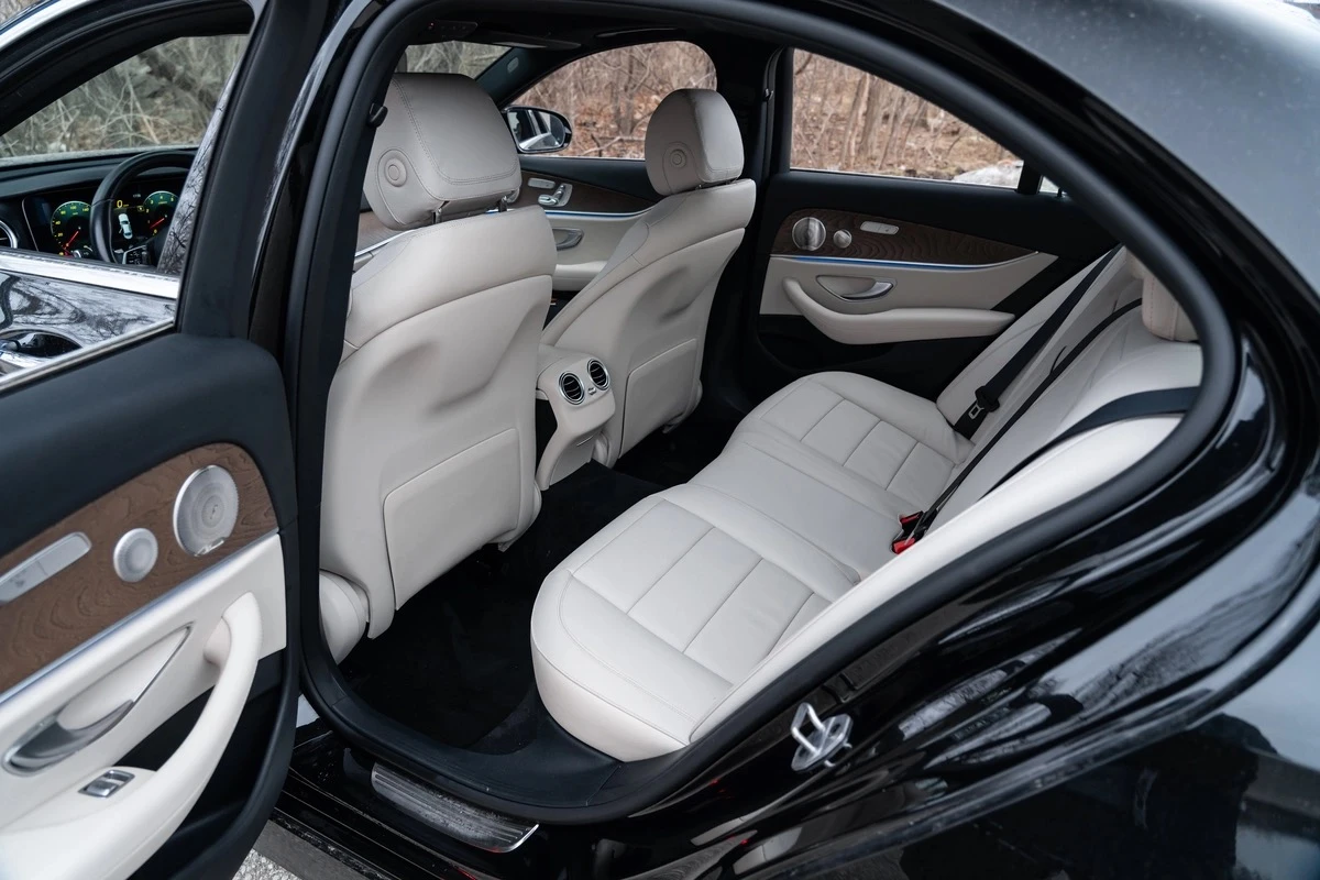 Mercedes-Benz E 450 AMG* PACK* BURMESTER* LANE* ASSIST* ДИГИТАЛНО* ТАБ, снимка 15 - Автомобили и джипове - 54145501