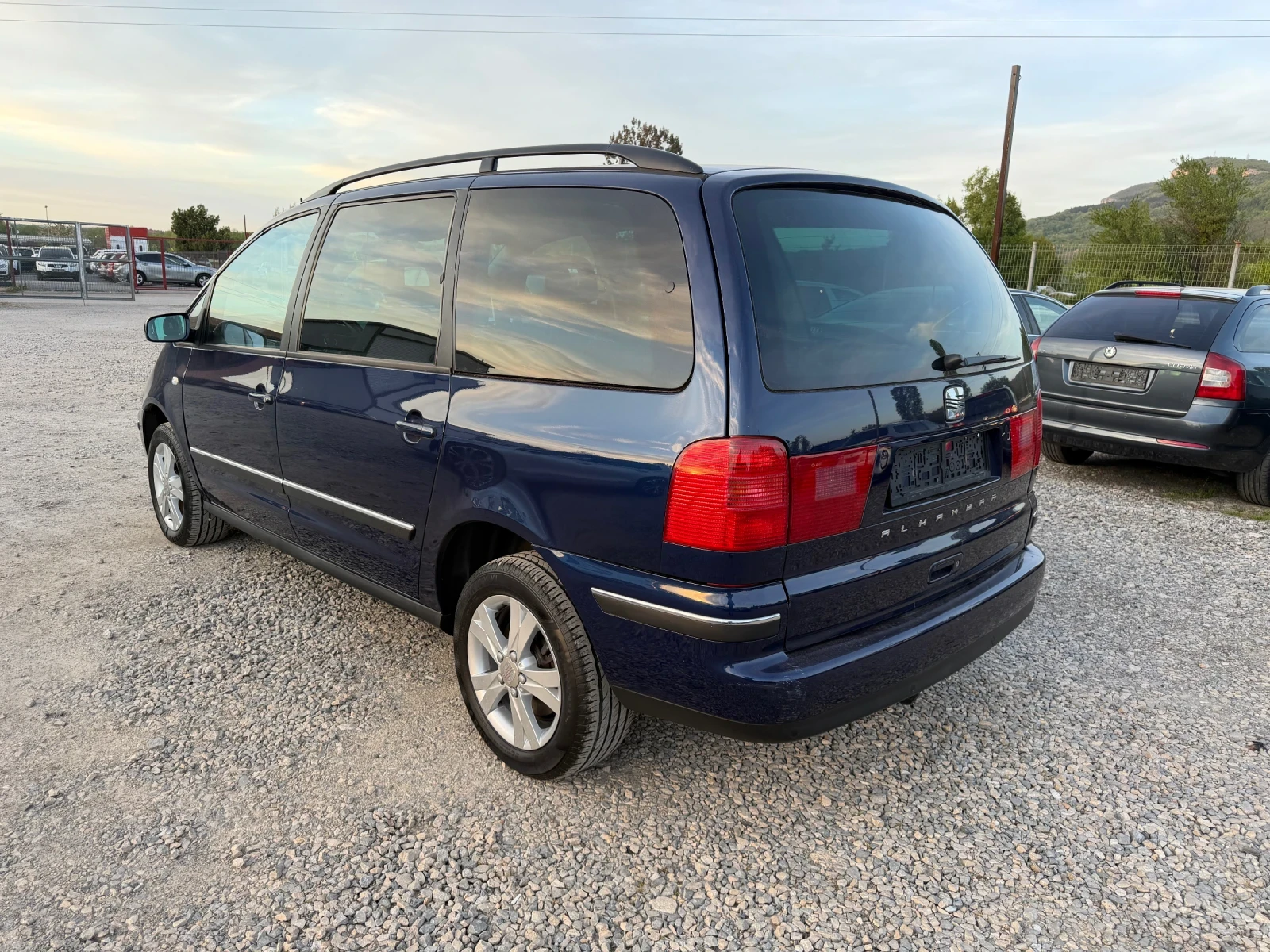 Seat Alhambra 1.9TDI-116PS-4X4, снимка 7 - Автомобили и джипове - 54337693