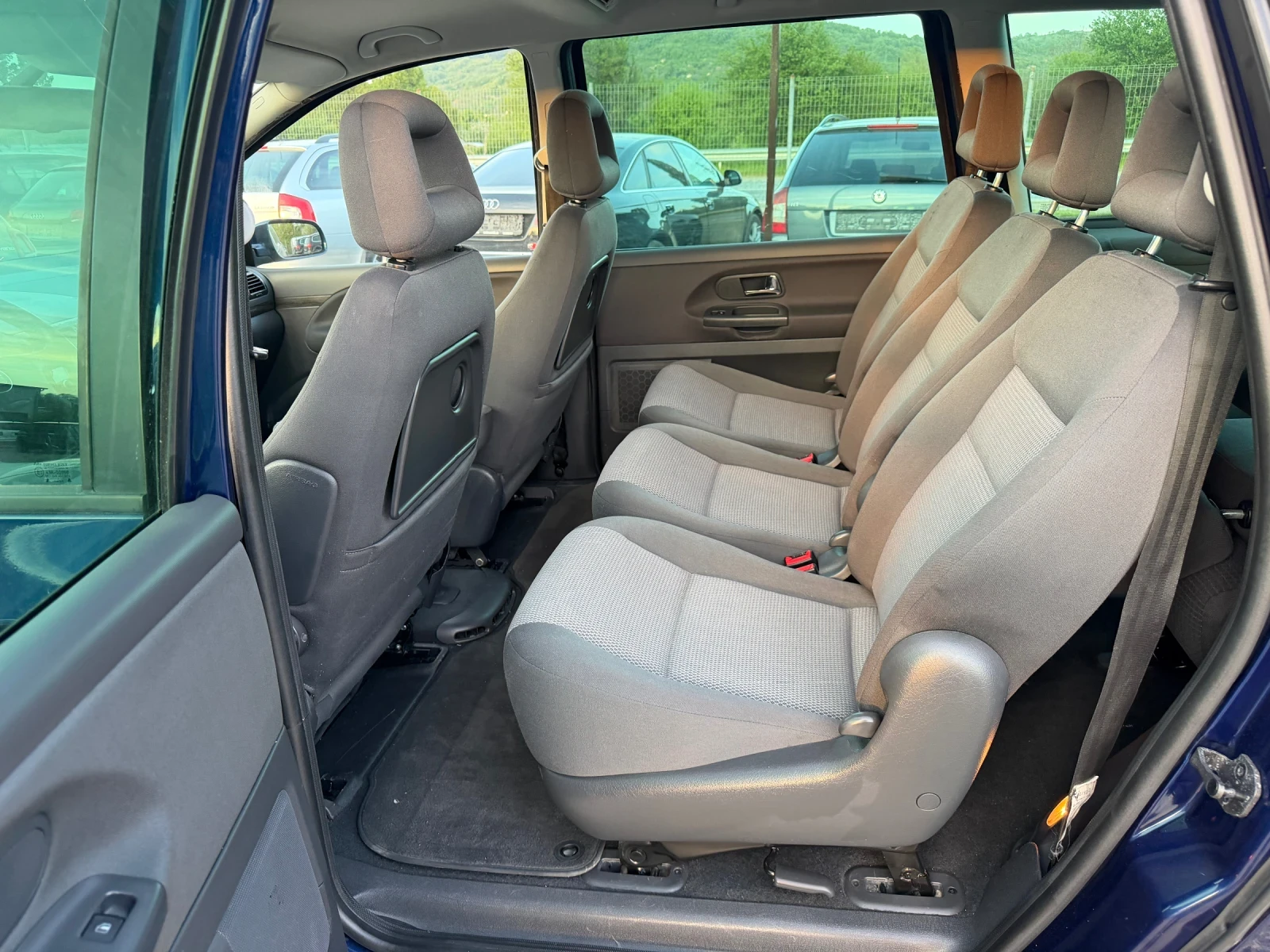 Seat Alhambra 1.9TDI-116PS-4X4, снимка 11 - Автомобили и джипове - 54337693