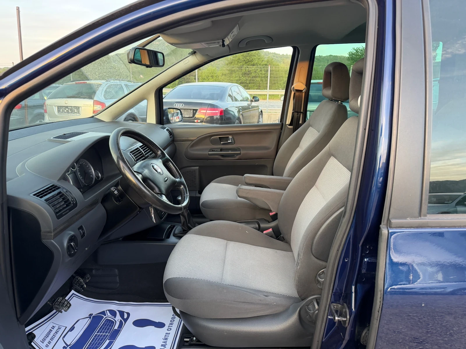 Seat Alhambra 1.9TDI-116PS-4X4, снимка 9 - Автомобили и джипове - 54337693