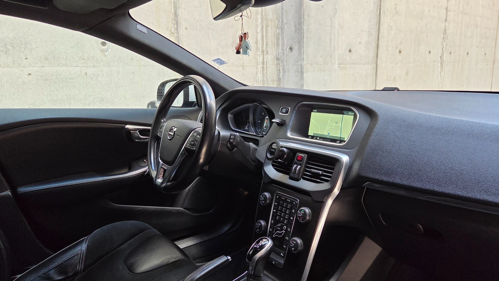 Volvo V40 D2, снимка 12 - Автомобили и джипове - 54343052