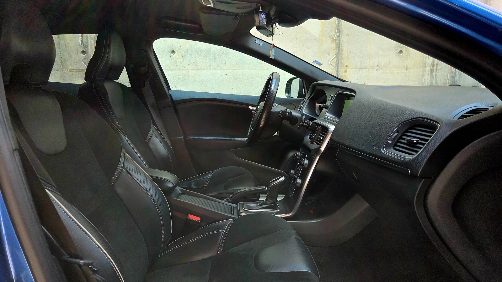 Volvo V40 D2, снимка 11 - Автомобили и джипове - 54343052