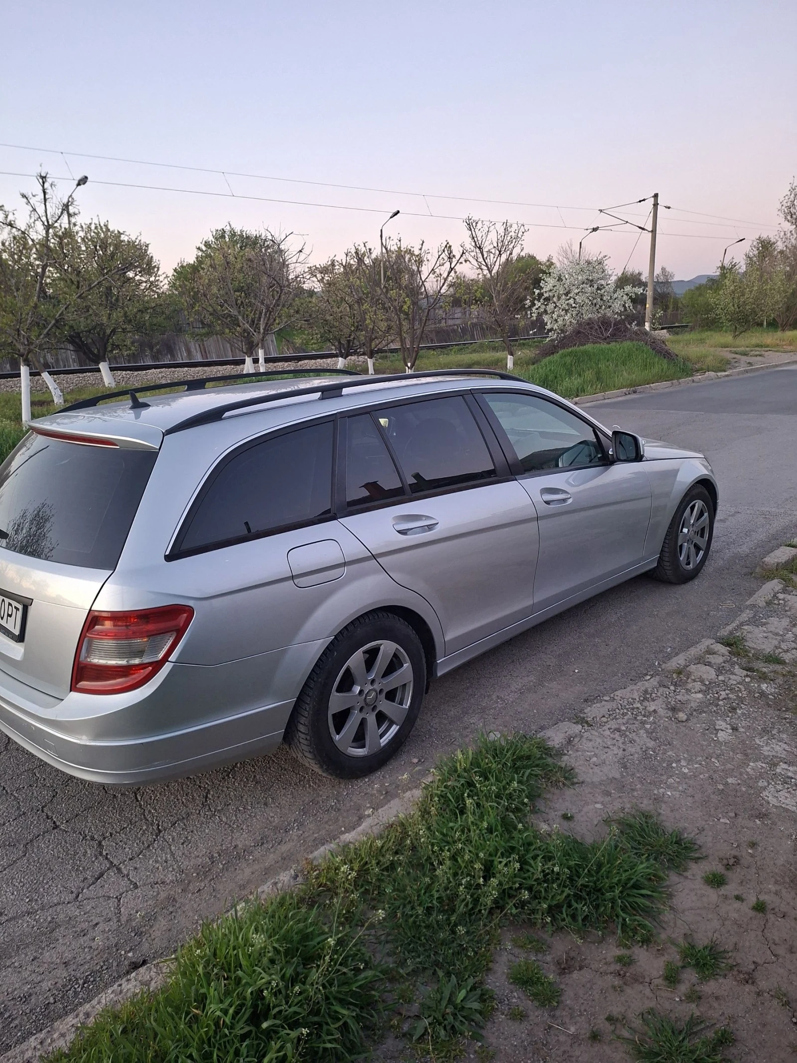 Mercedes-Benz C 220, снимка 3 - Автомобили и джипове - 54351152