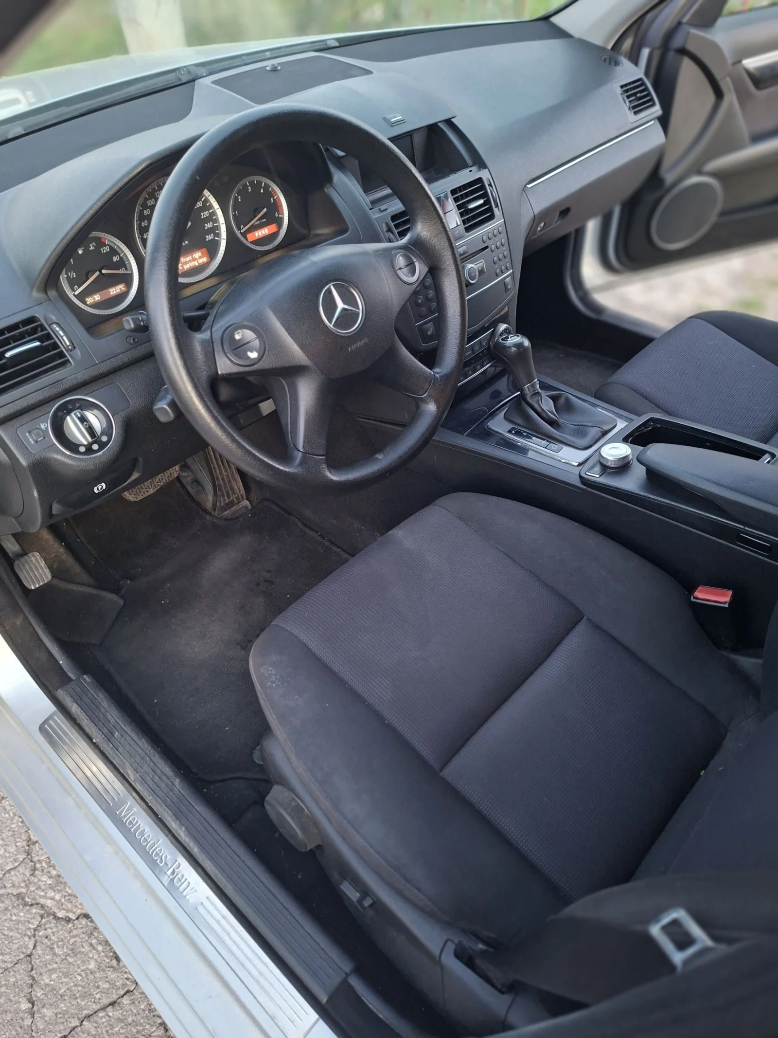 Mercedes-Benz C 220, снимка 7 - Автомобили и джипове - 54351152