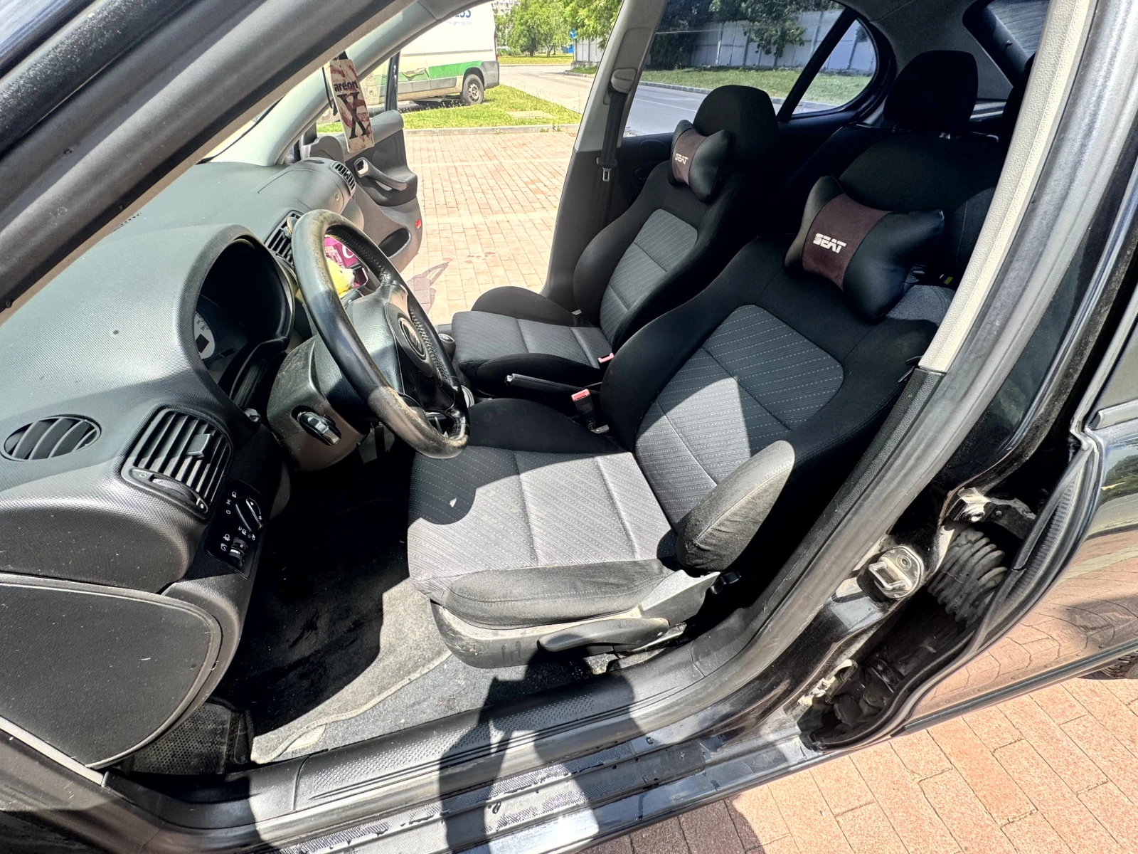 Seat Leon 1.8 T 20V, снимка 3 - Автомобили и джипове - 54900008