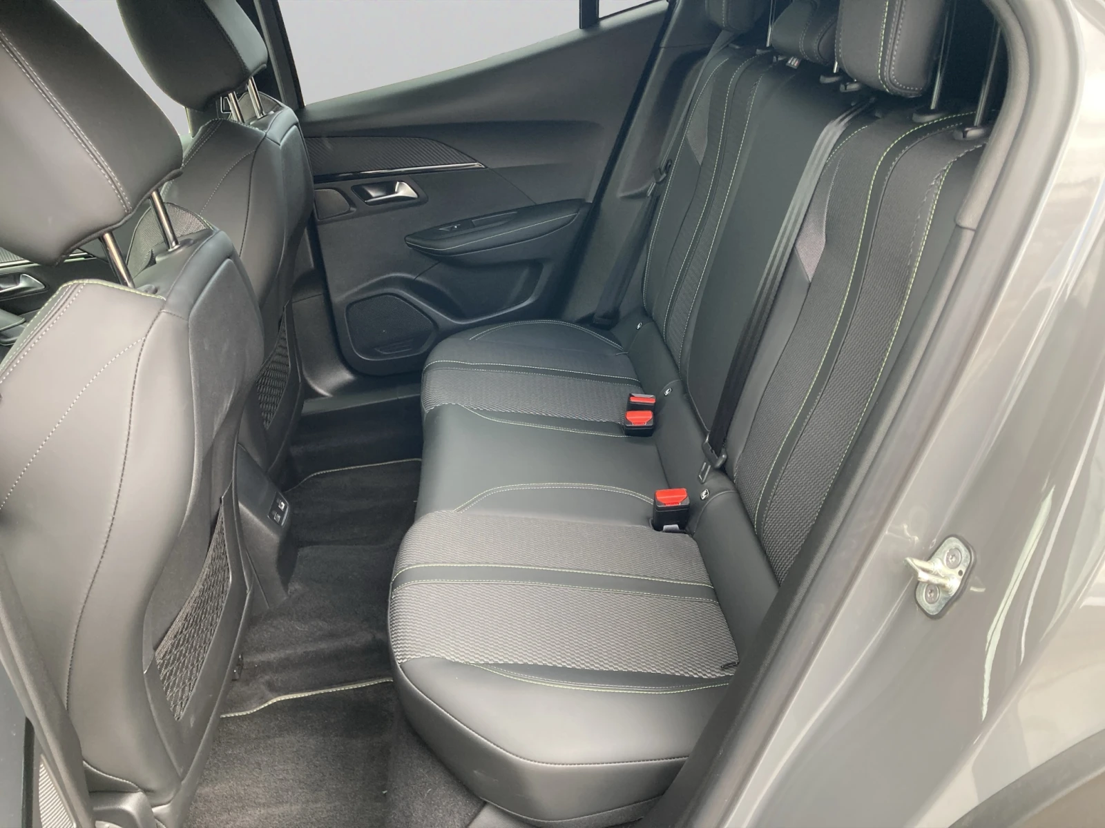 Peugeot 2008 GT 1.2 PureTech 130 EAT8 EURO 6.4, снимка 10 - Автомобили и джипове - 55012023