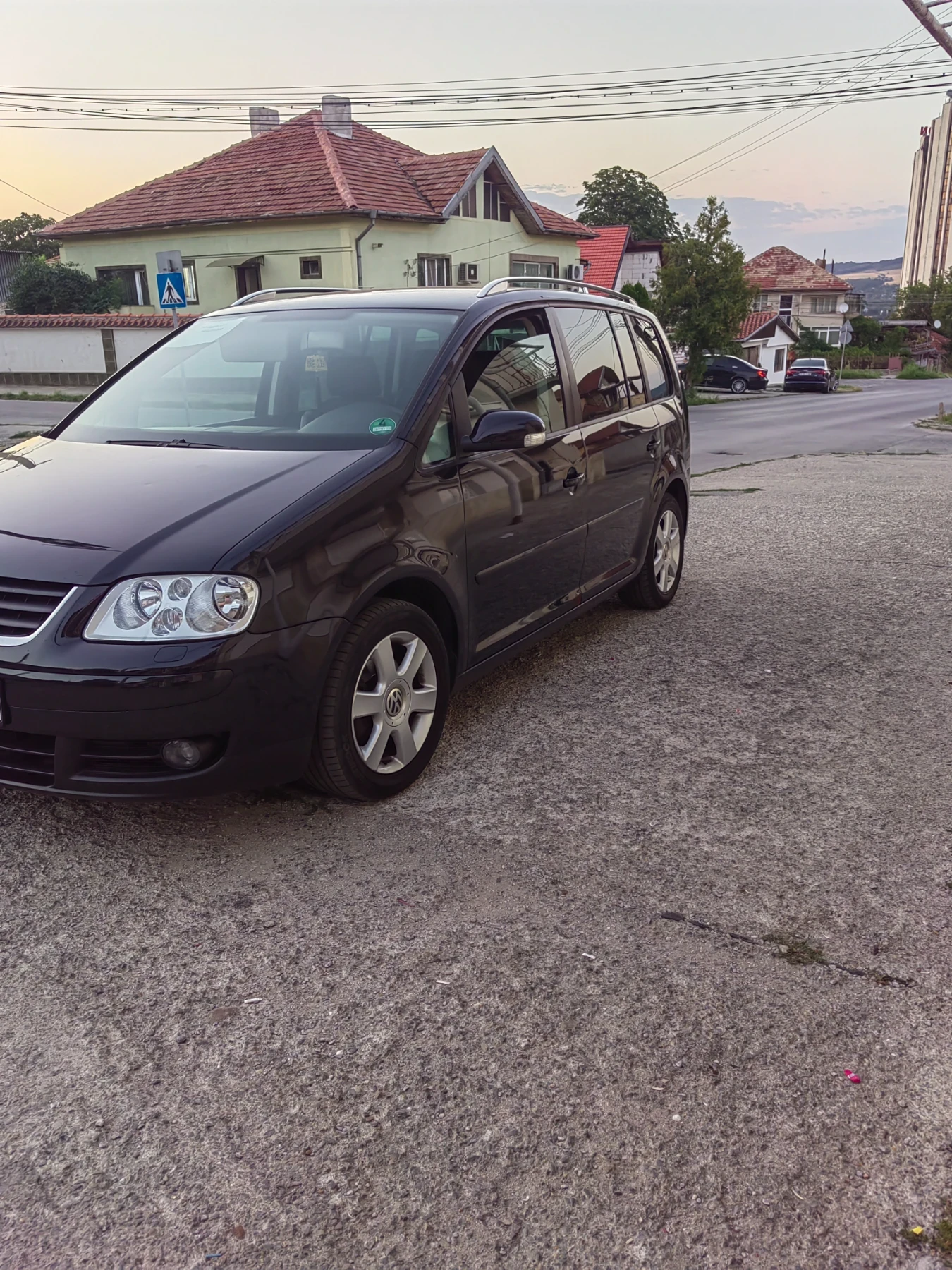 VW Touran, снимка 11 - Автомобили и джипове - 55483325