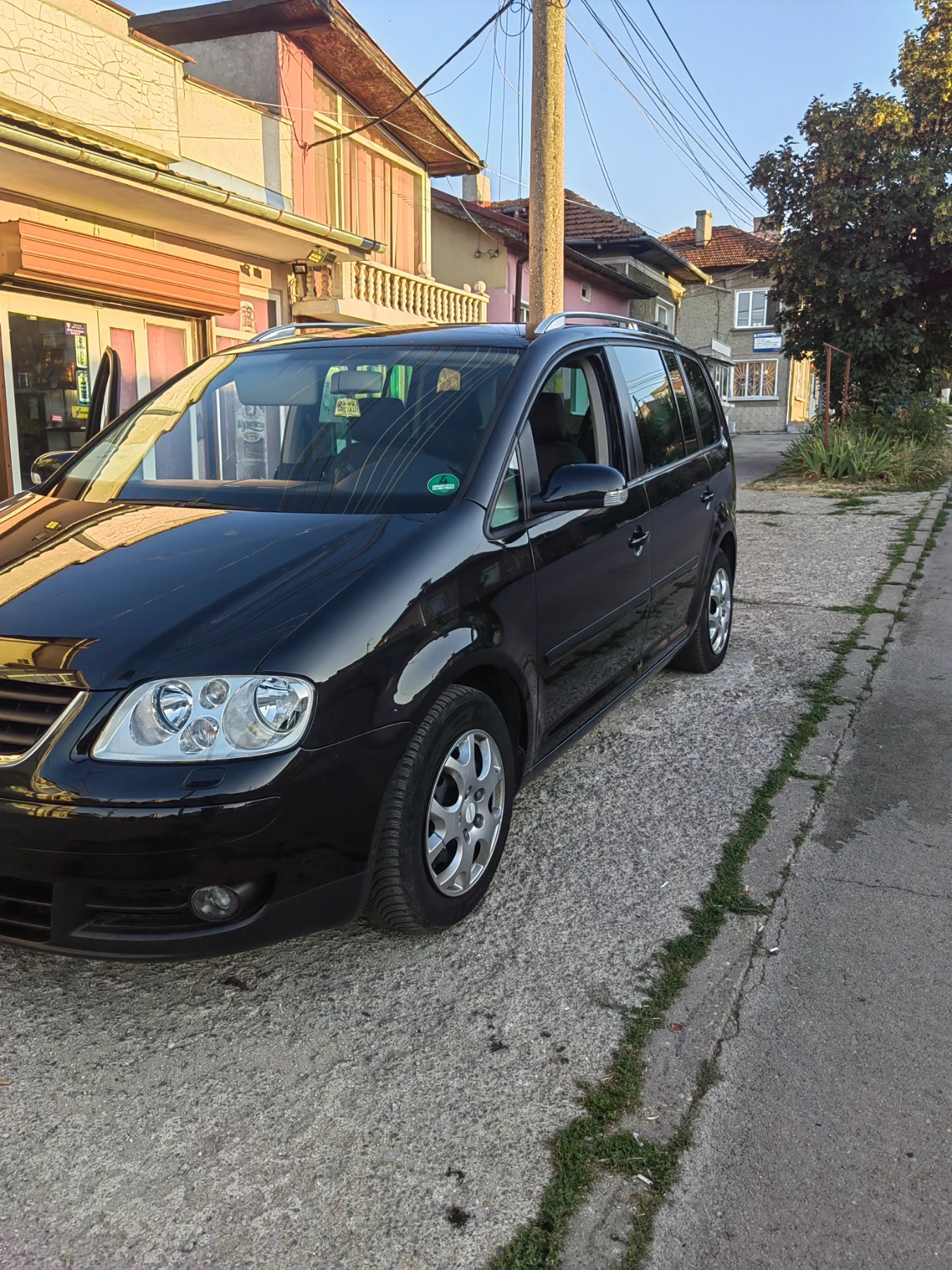 VW Touran, снимка 2 - Автомобили и джипове - 55483325