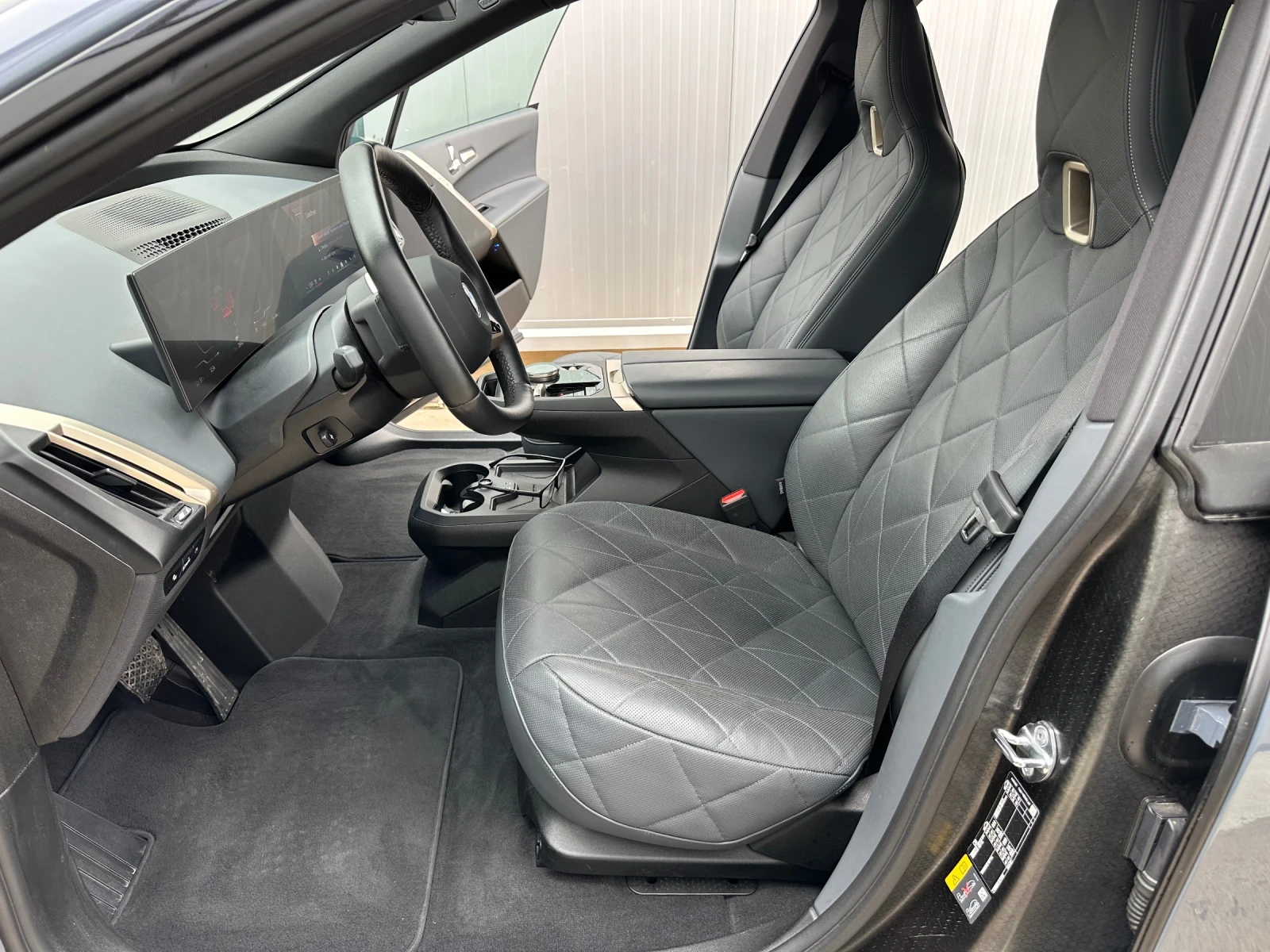 BMW iX Въздух\Гаранция, снимка 15 - Автомобили и джипове - 55720265