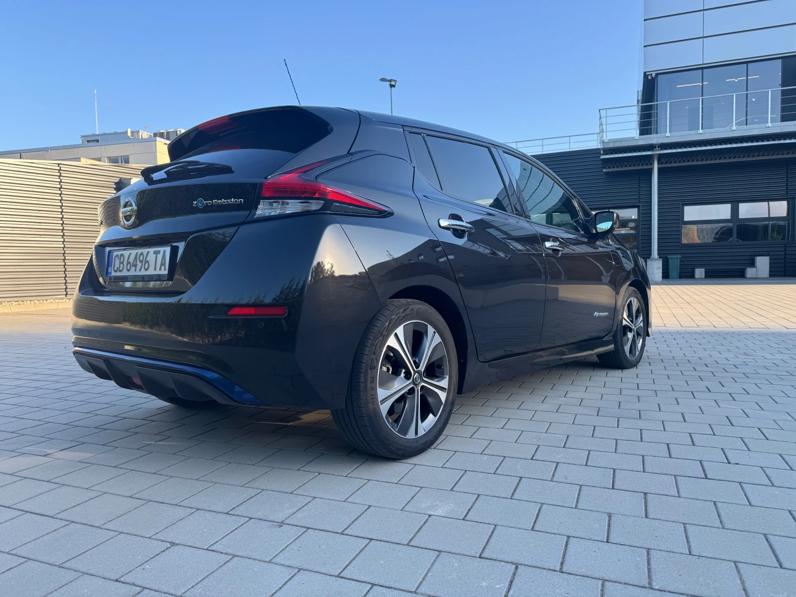 Nissan Leaf  Tekna, снимка 14 - Автомобили и джипове - 55998466