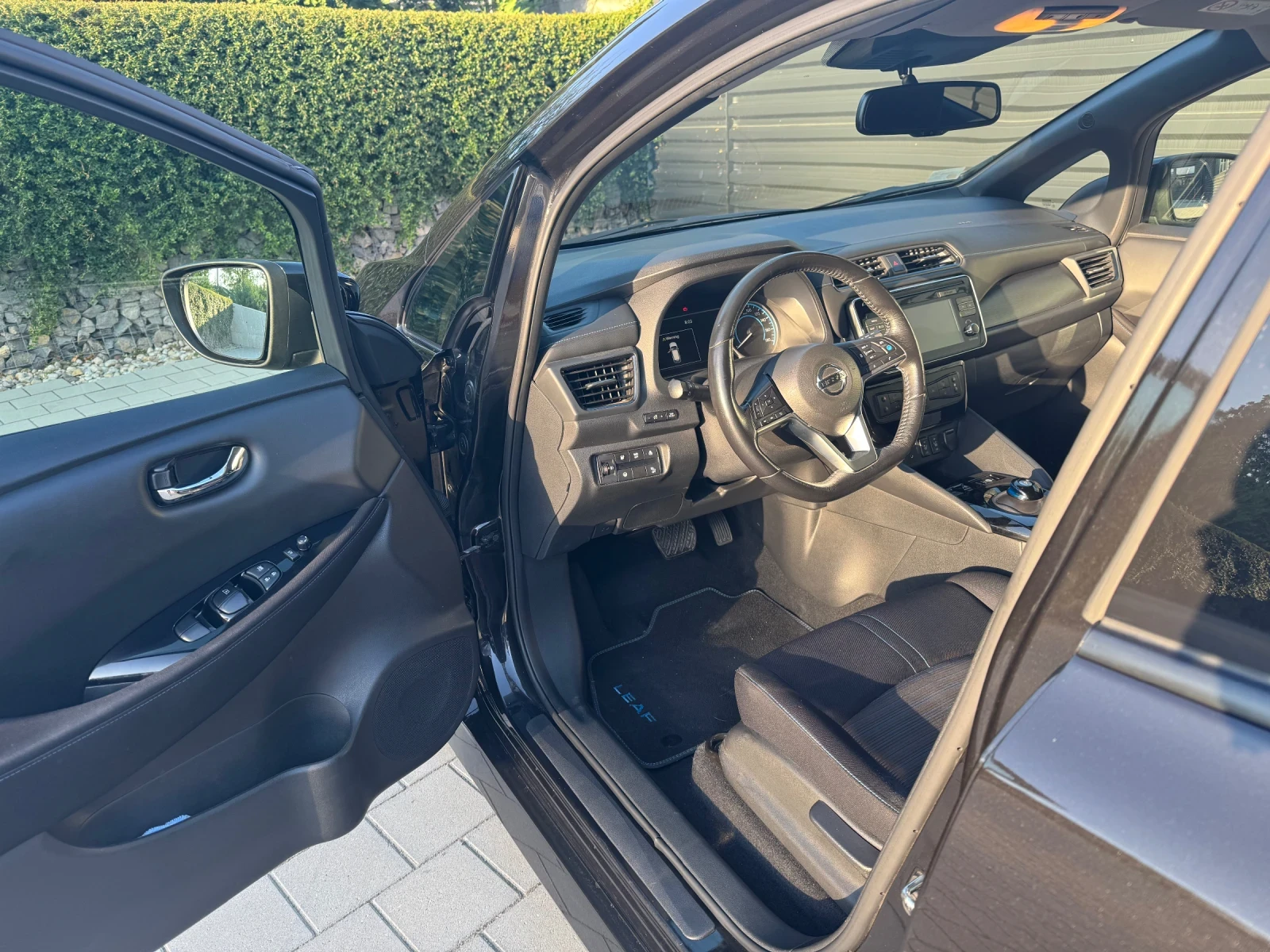 Nissan Leaf  Tekna, снимка 8 - Автомобили и джипове - 55998466