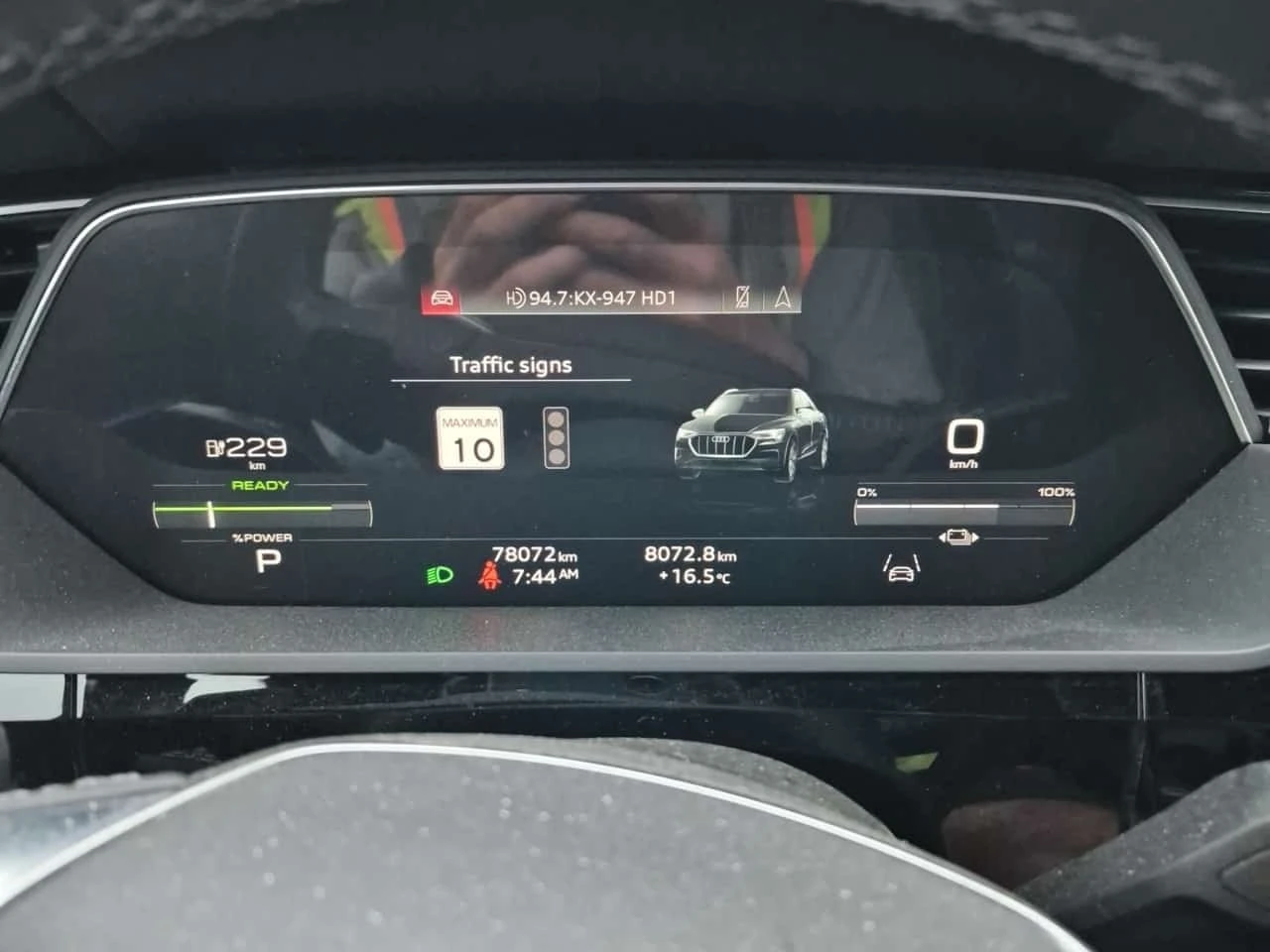 Audi E-Tron * Quattro Technik * ОБДУХВАНЕ * ПОДГРЕВ * KEYLESS , снимка 9 - Автомобили и джипове - 56308225