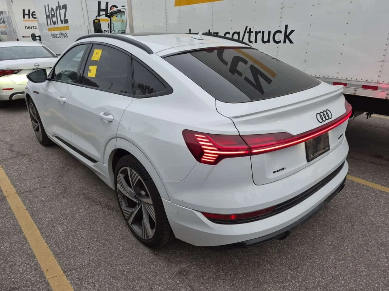 Audi E-Tron * Quattro Technik * ОБДУХВАНЕ * ПОДГРЕВ * KEYLESS , снимка 4 - Автомобили и джипове - 56308225