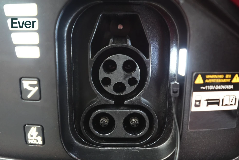 Kia EV6 Light Long Range CARFAX, снимка 7 - Автомобили и джипове - 56481502