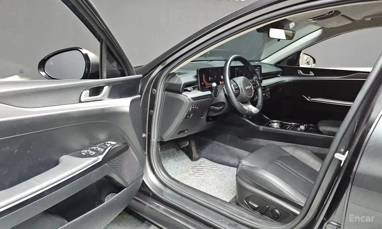 Kia K5, снимка 10 - Автомобили и джипове - 56716779