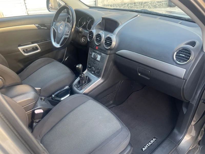 Opel Antara 2.4 Бензин, снимка 3 - Автомобили и джипове - 53047187