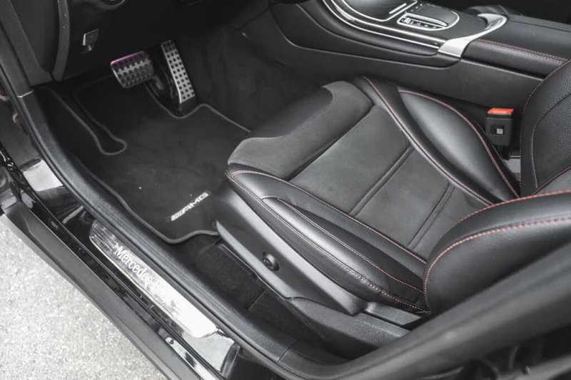 Mercedes-Benz GLC 300 4MATIC * NAVI * LED * CAMERA * М.ТОЧКА * ПОДГРЕВ, снимка 10 - Автомобили и джипове - 53387107