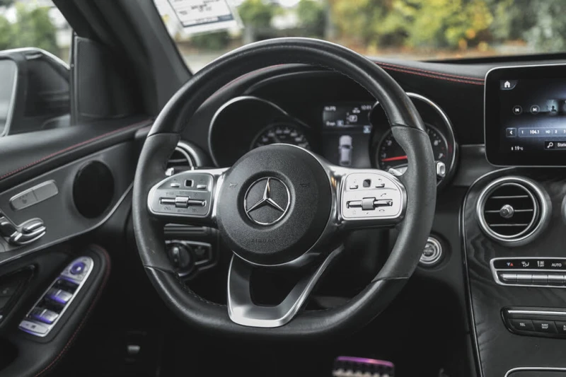 Mercedes-Benz GLC 300 4MATIC * NAVI * LED * CAMERA * М.ТОЧКА * ПОДГРЕВ, снимка 14 - Автомобили и джипове - 53387107